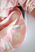 Load image into Gallery viewer, Smock Bib - Daisy Love